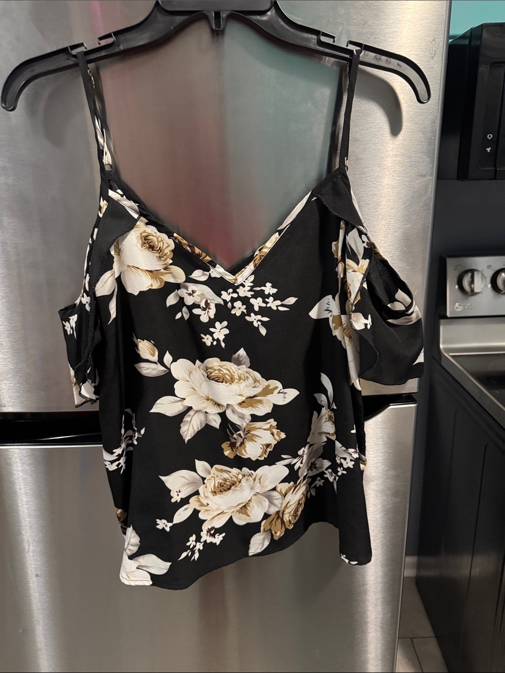 SHEIN Black Floral Cold-Shoulder Cami with Gold Cream Blooms